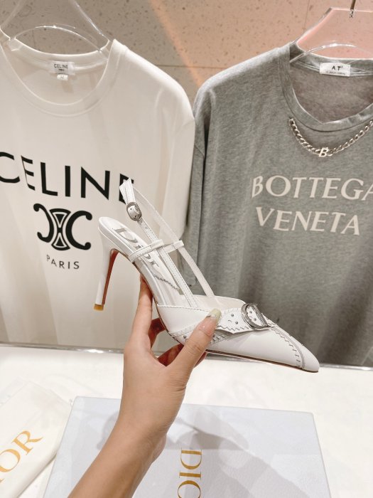 Босоножки фото 3