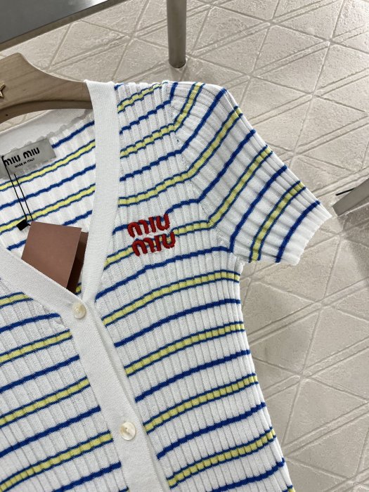 T-shirt women's фото 5