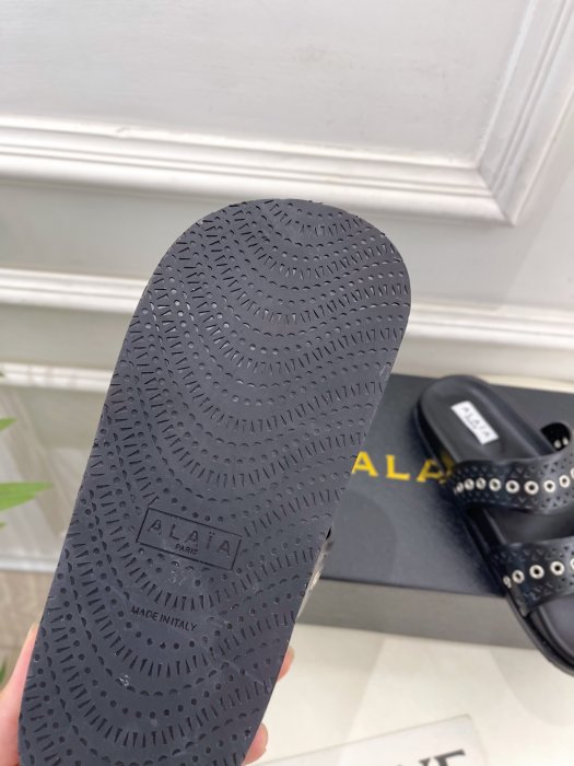 Шлепанцы женские фото 9