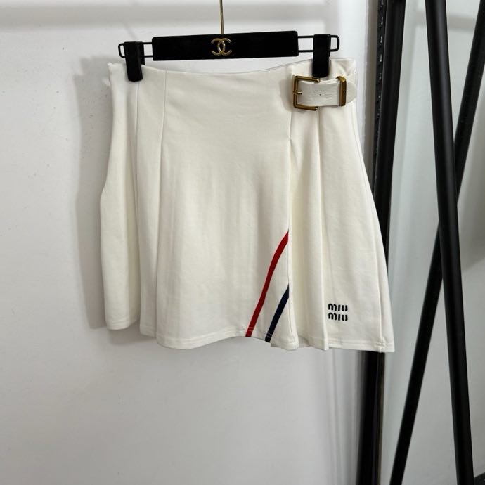 Костюм женский фото 2