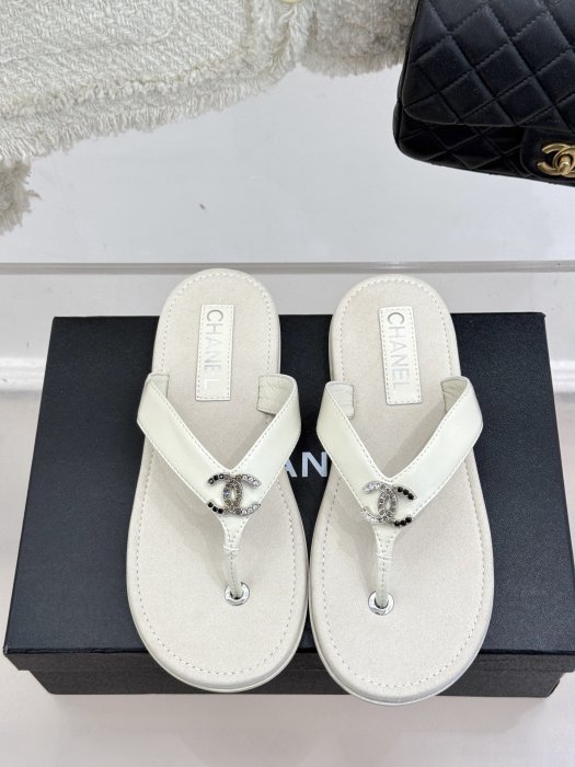 Шлепанцы фото 4