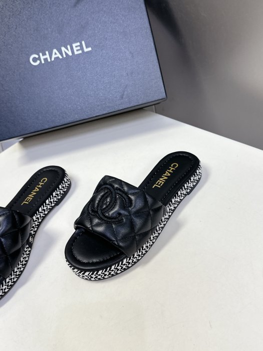 Шлепанцы фото 3