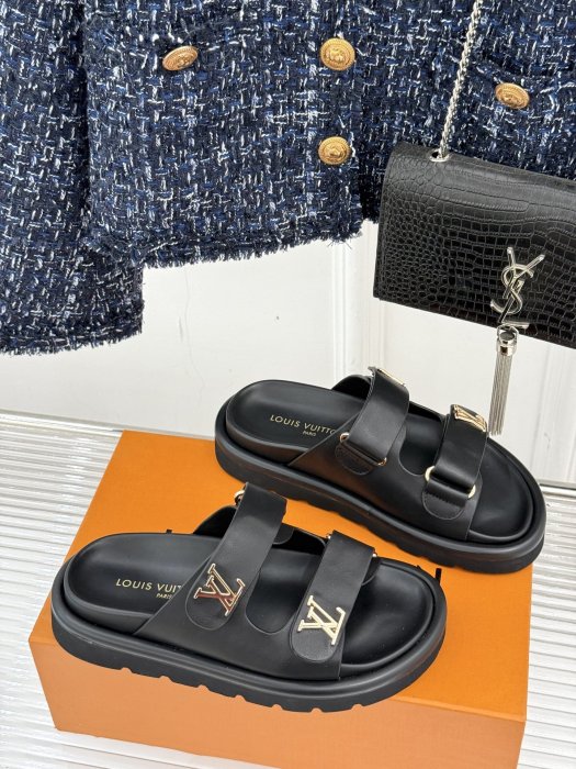 Шлепанцы фото 3