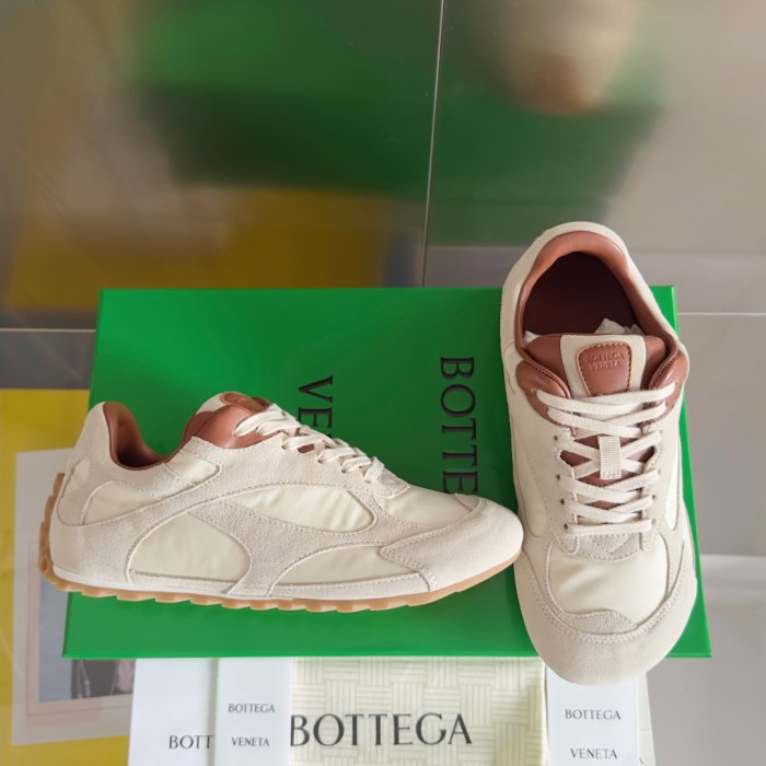 Кросівки фото 2