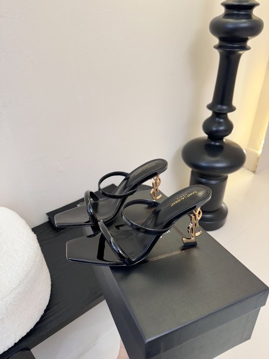 Босоножки фото 5