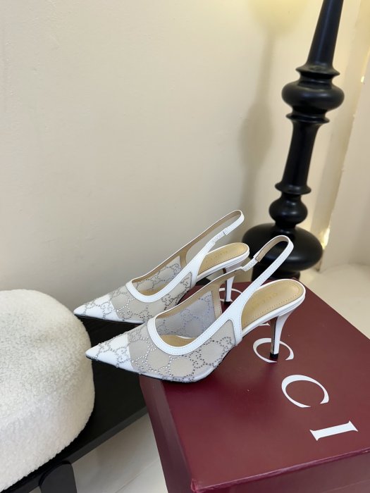 Босоножки фото 5