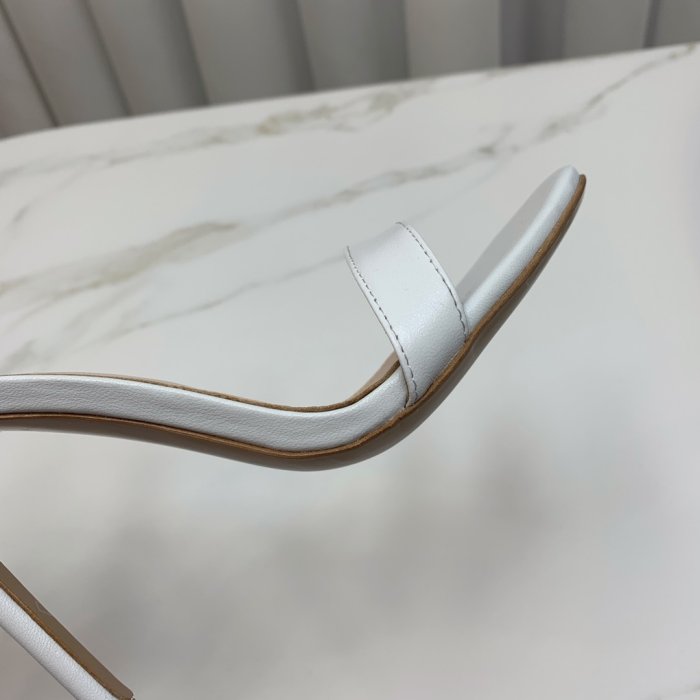 Босоножки фото 8