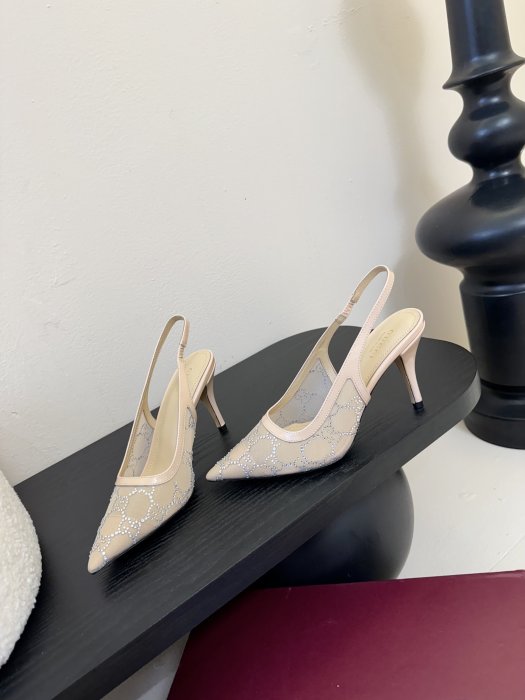 Босоножки фото 3