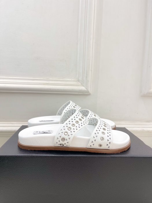 Шлепанцы женские фото 4