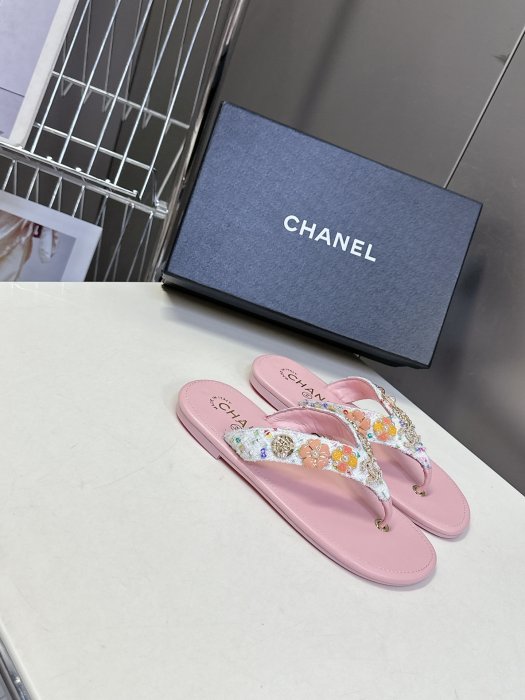 Шльопанці жіночі фото 2