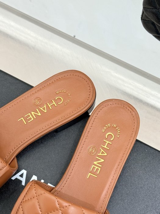 Шлепанцы фото 8