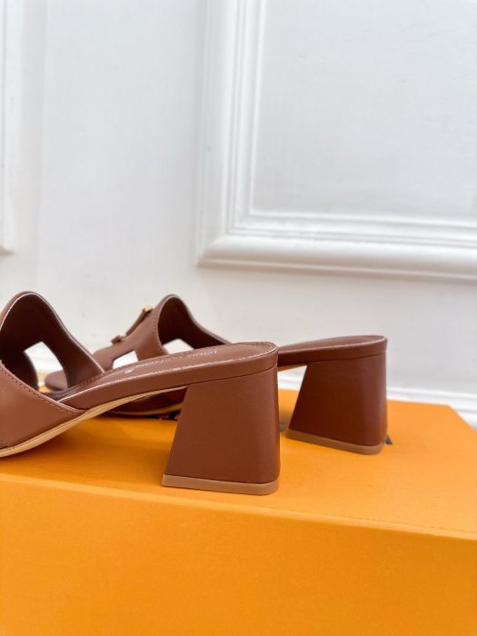 Босоножки фото 8