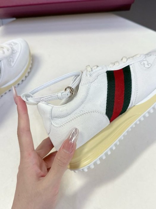 Кроссовки фото 8