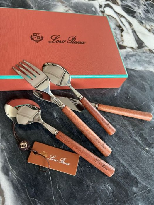 Набор столовых приборов из древесины махагони фото 5