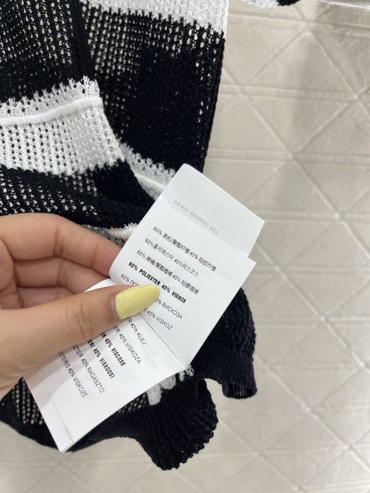 Футболка жіноча фото 9