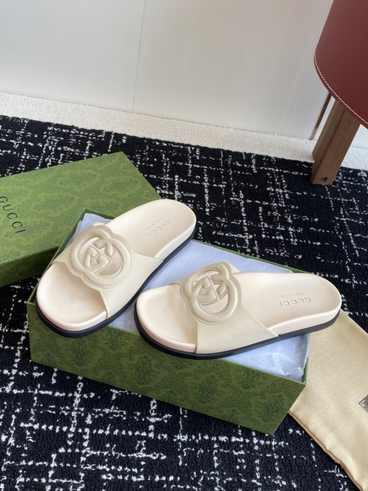 Шлепанцы фото 5