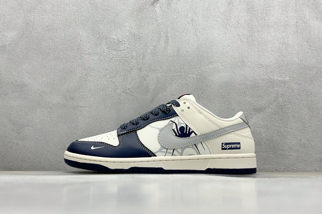 Кроссовки Nike SB Dunk Low x Supreme