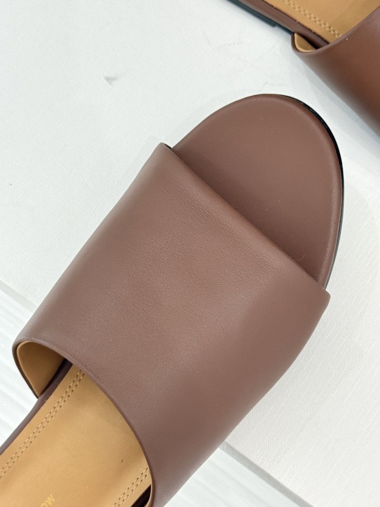 Шлепанцы женские фото 7