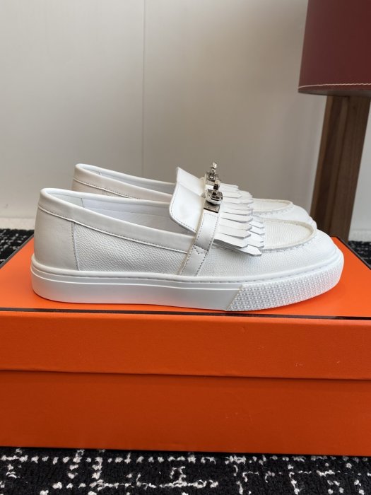 Лоферы кожаные женские фото 2