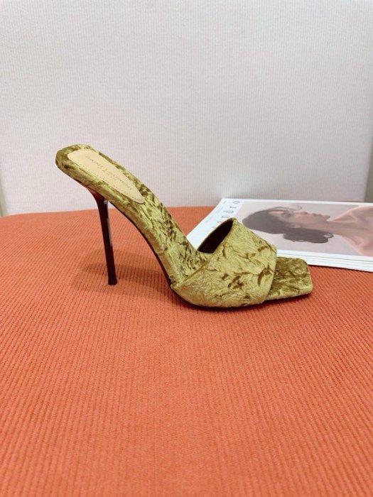 Босоножки фото 3