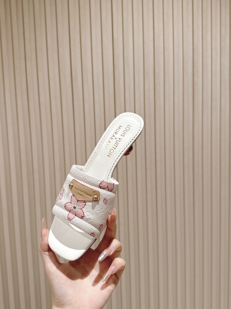 Босоножки фото 8