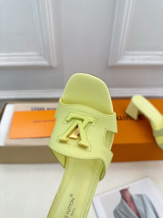 Босоножки фото 6