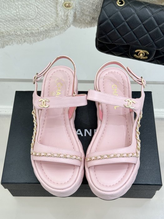 Шльопанці фото 4