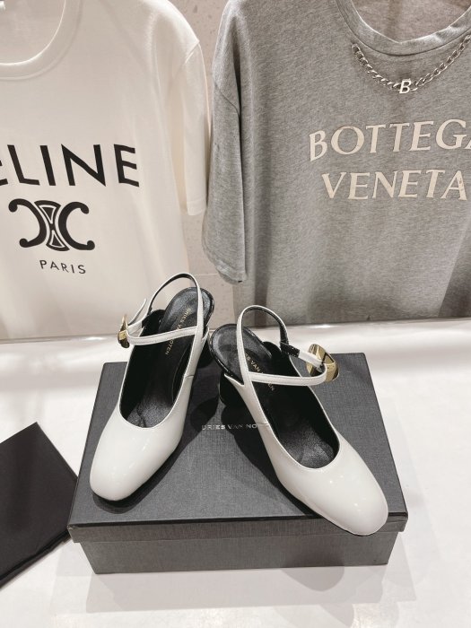 Босоножки фото 2