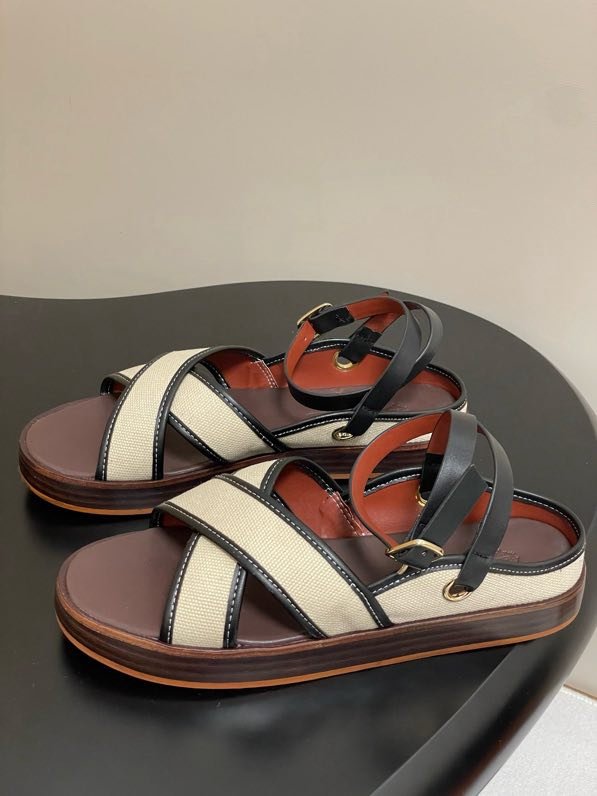 Сандалі жіночі фото 5