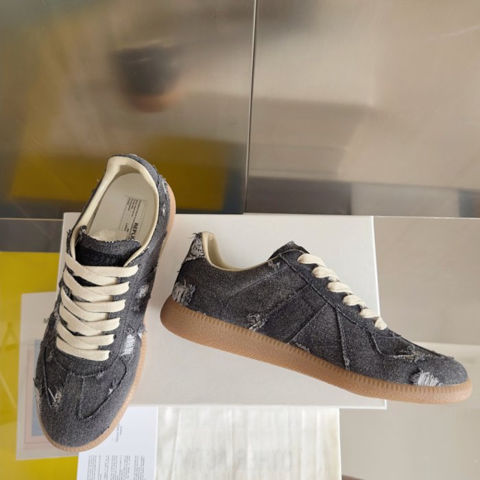 Кросівки фото 3