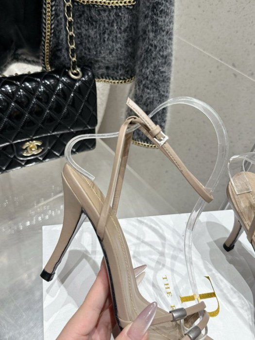 Босоножки фото 3