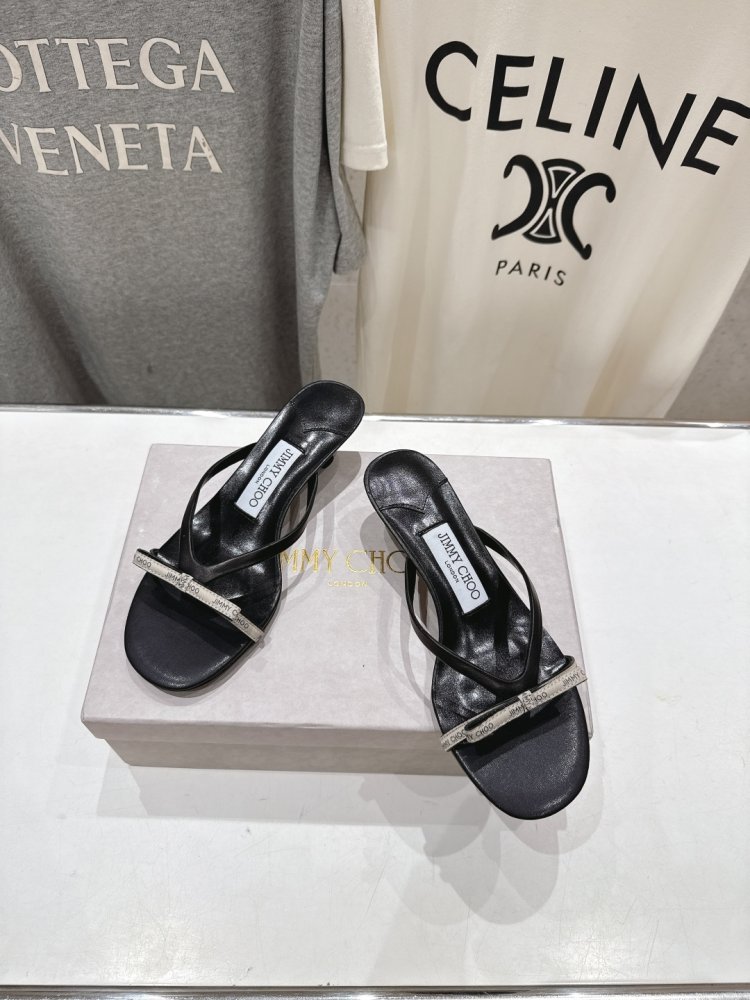 Шлепанцы женские фото 2