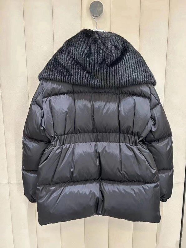 Пуховик жіночий фото 4