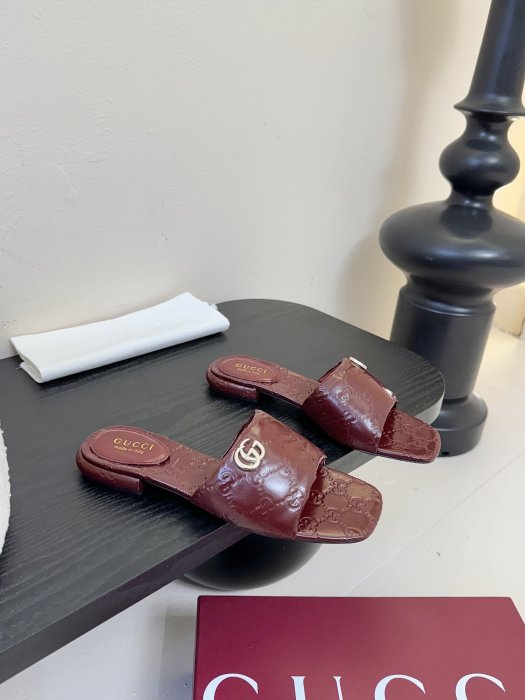 Шлепанцы фото 2