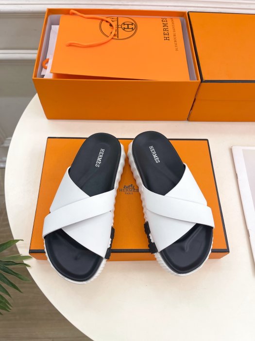 Шлепанцы женские