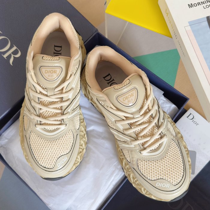 Кросівки чоловічі