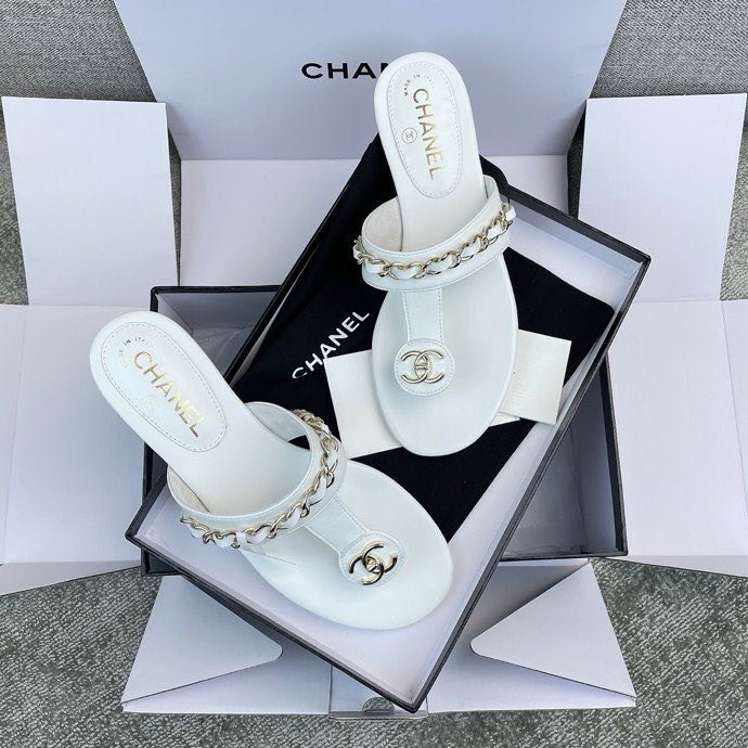 Шлепанцы женские фото 6