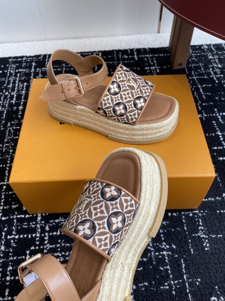 Сандалии женские фото 6