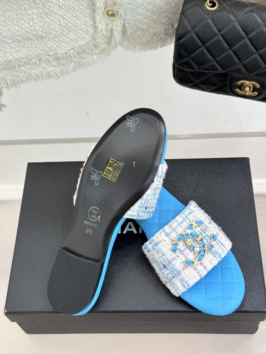 Шлепанцы женские фото 9