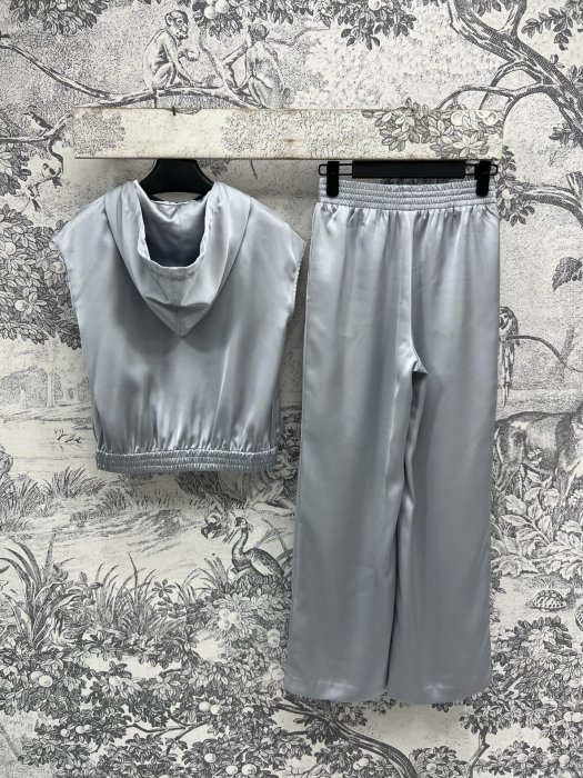 Костюм женский фото 7