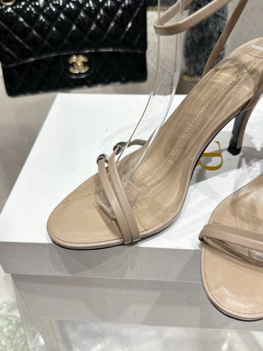 Босоножки фото 7