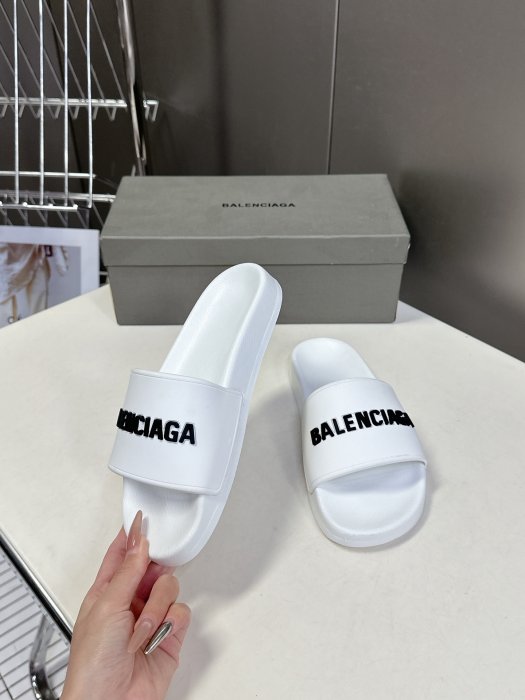 Шлепанцы фото 4