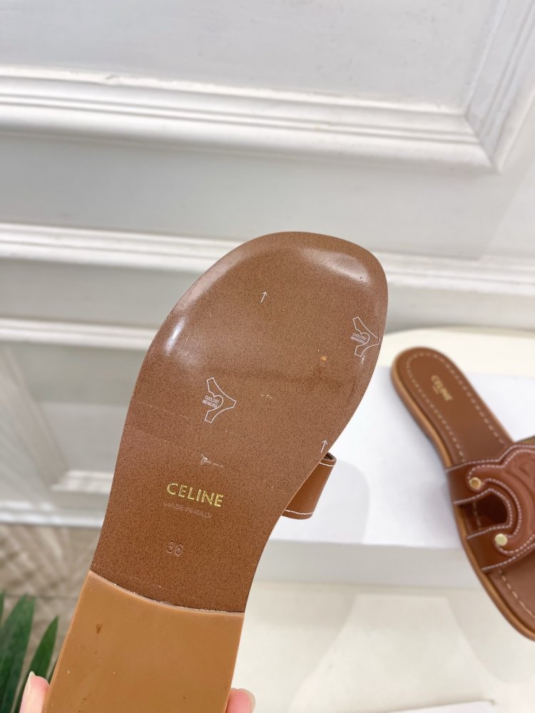 Шльопанці жіночі фото 9