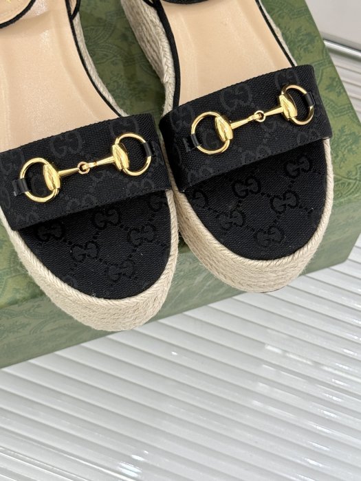 Босоножки фото 7