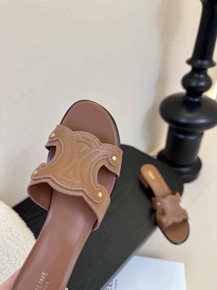 Шлепанцы женские фото 6