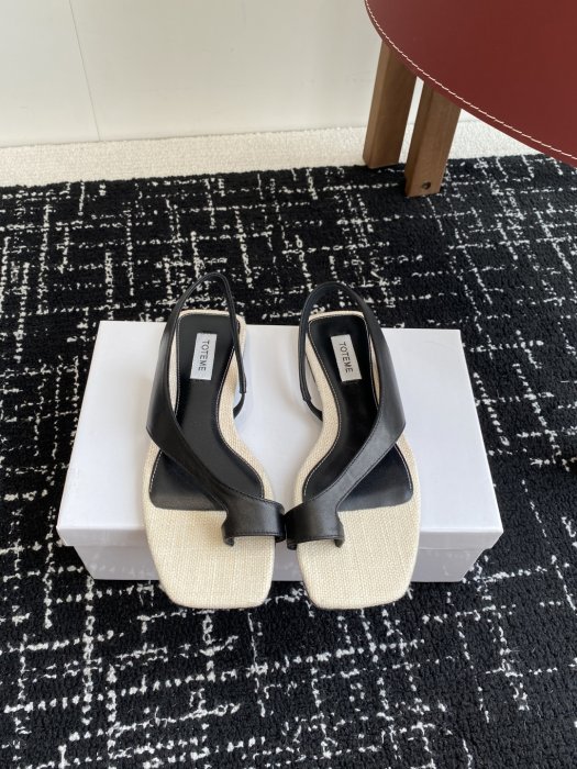 Сандалии женские