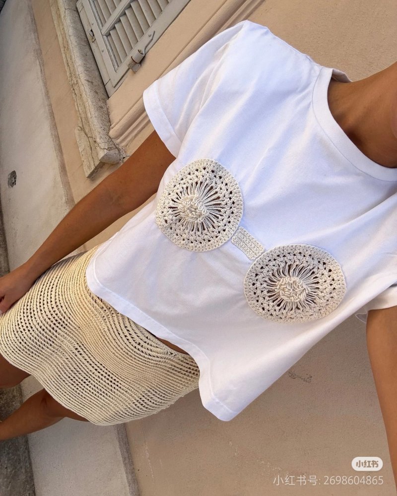 T-shirt women's фото 2