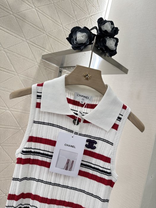 T-shirt women's фото 3