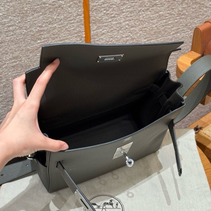 Сумка KELLY MESSENGER VERT GIRS в коже Evercolor 24 см фото 9