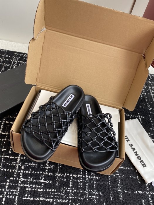 Шльопанці жіночі фото 5